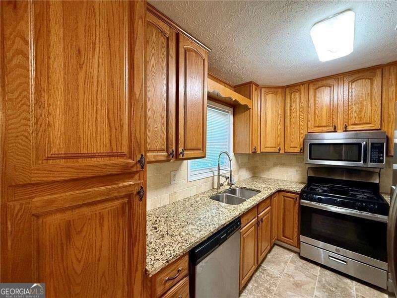 3 bedroom, 2 bathroom, 1,408 sq ft single family residence for rent at 1414 Sycamore Drive, Kennesaw, GA 30152 for $2,200 a month — photo 10
