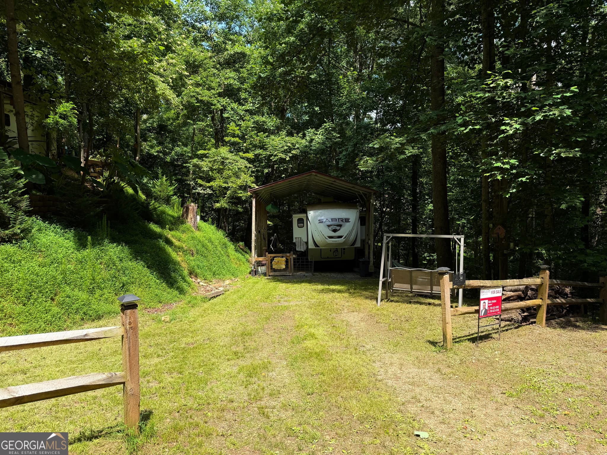 1 bedroom, 1 bathroom, 350 sq ft single family residence for sale at 304 9th Street, Ellijay, GA 30540 — photo 2