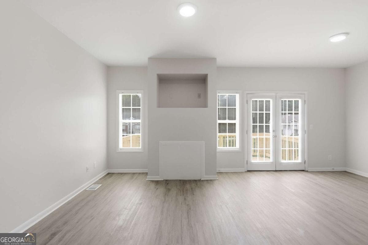 3 bedroom, 2.5 bathroom, 1,709 sq ft single family residence for sale at 4291 Notting Hill Drive, Atlanta, GA 30331 — photo 4