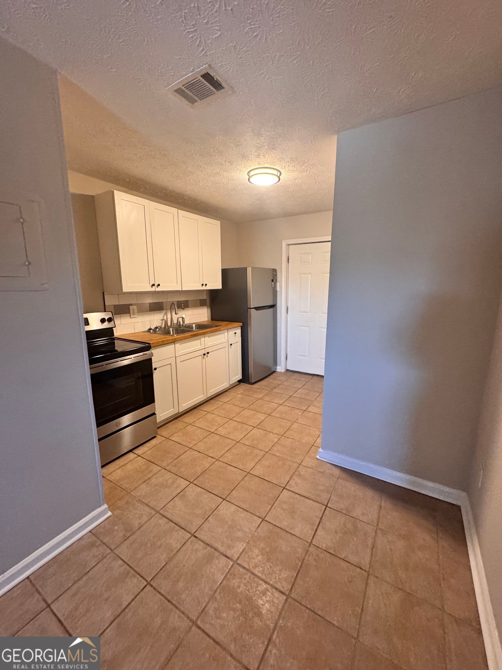 2 bedroom, 1 bathroom, 1,020 sq ft duplex for rent at 2888 Parrott Avenue, Atlanta, GA 30318 for $1,600 a month — photo 5