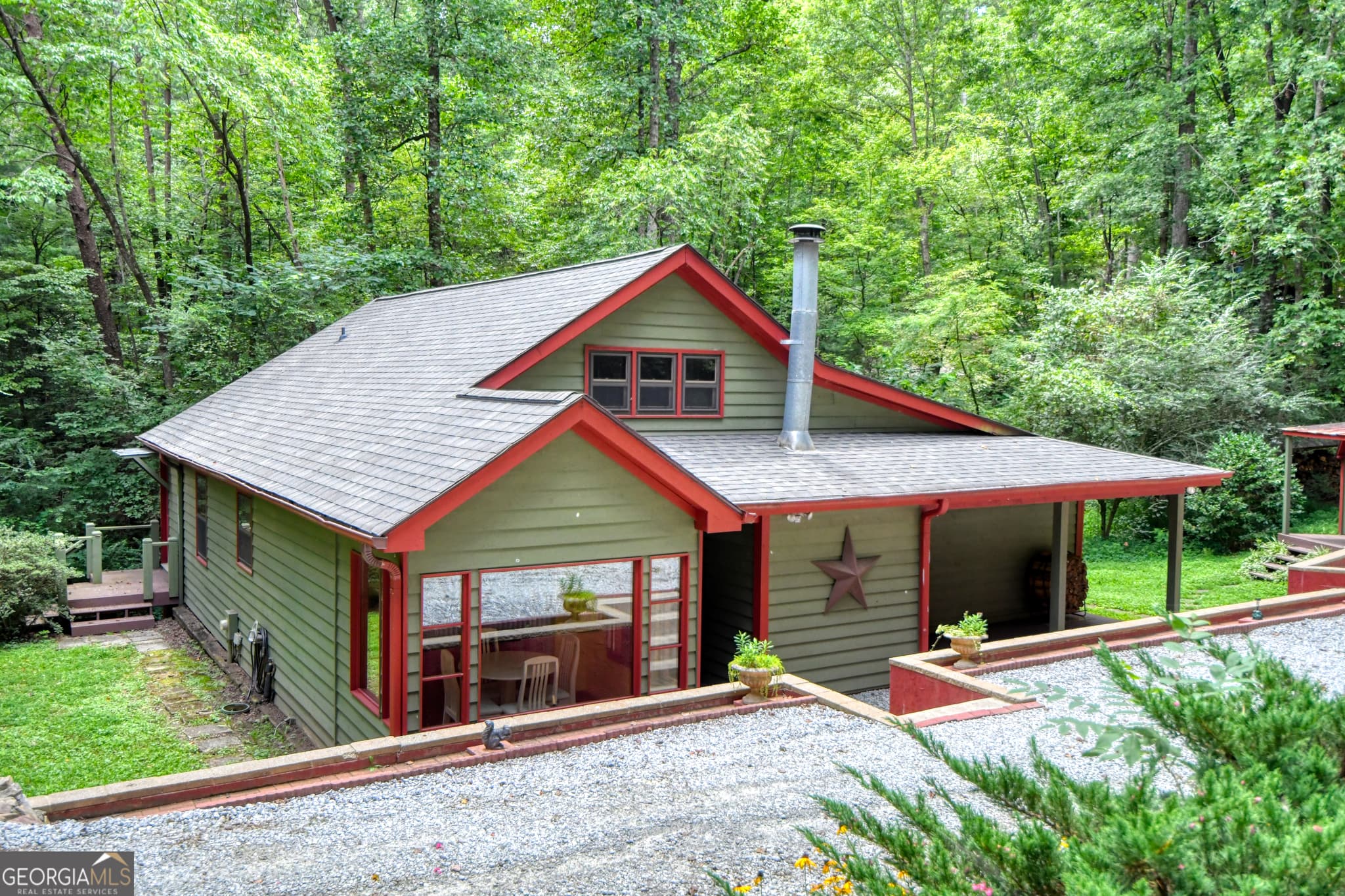 5 bedroom, 3.5 bathroom, 3,127 sq ft single family residence for sale at 31 Creekside Lane, Clayton, GA 30525 — photo 2