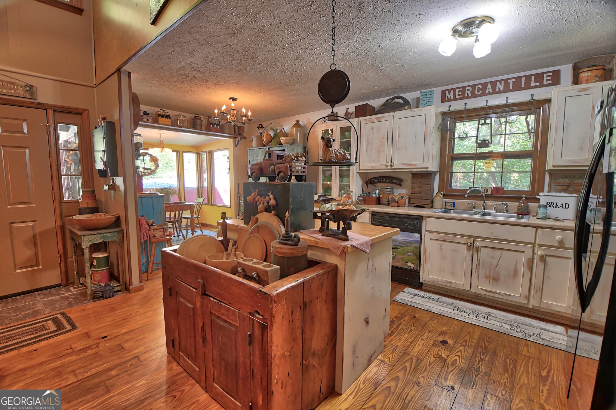 5 bedroom, 3.5 bathroom, 3,127 sq ft single family residence for sale at 31 Creekside Lane, Clayton, GA 30525 — photo 8