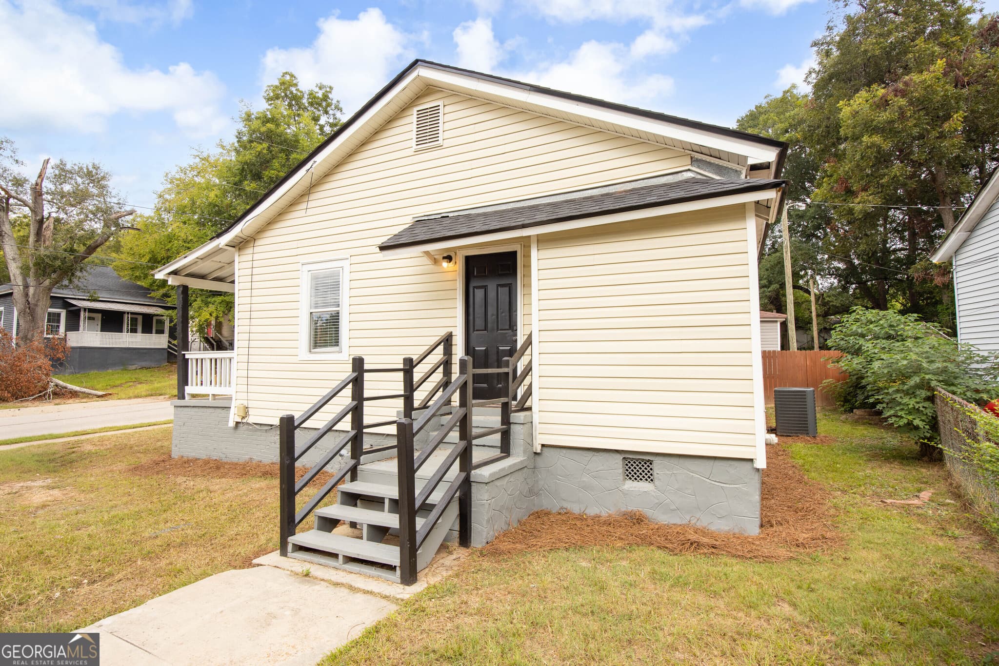 3 bedroom, 1 bathroom, 1,028 sq ft single family residence for sale at 111 Addie Street, Lagrange, GA 30241 — photo 3