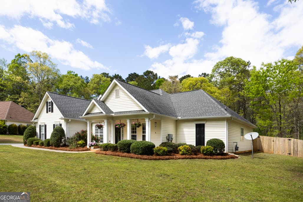 3 bedroom, 3 bathroom, 2,183 sq ft single family residence sold at 794 Lucas Drive, Hampton, GA 30228