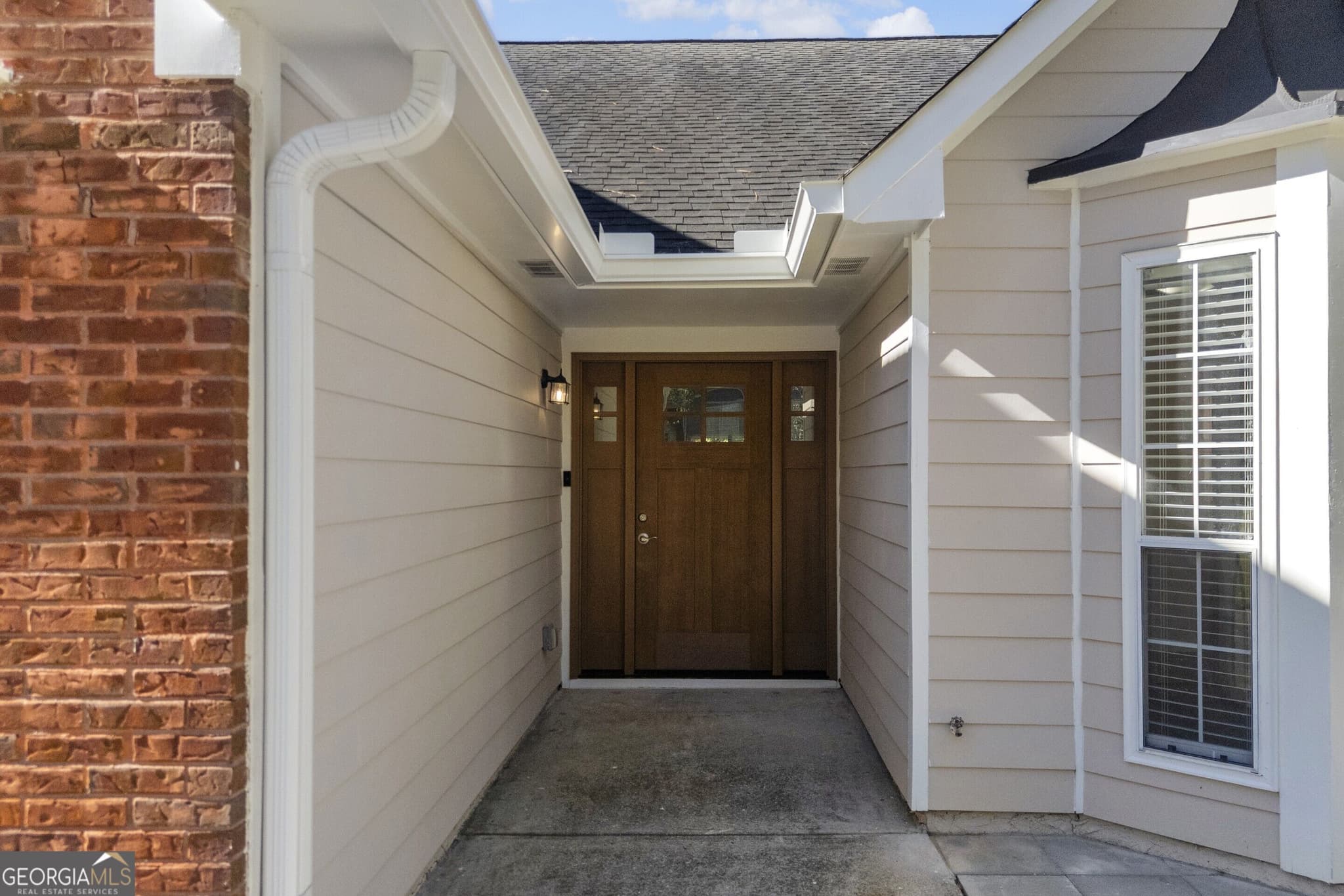 3 bedroom, 2 bathroom, 2,012 sq ft single family residence for sale at 2230 Ashley Crossing Court, Lawrenceville, GA 30043 — photo 10