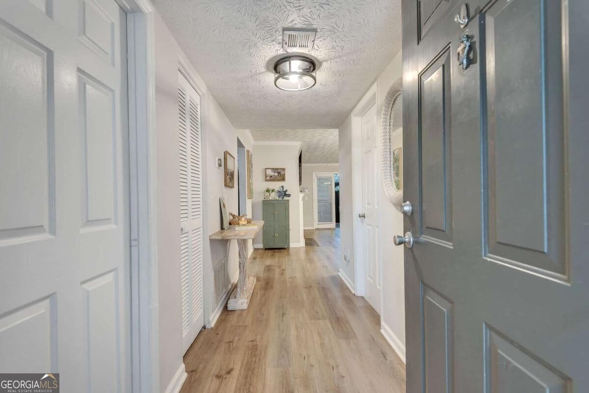 3 bedroom, 2 bathroom, 1,405 sq ft condominium for sale at 1605 Beaumont Circle, Duluth, GA 30096 — photo 4