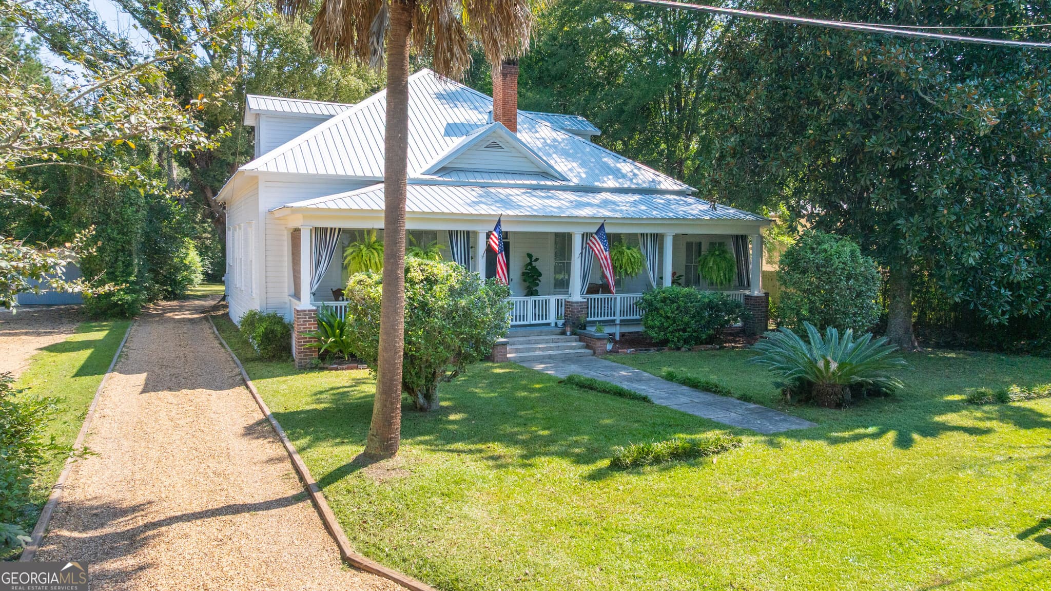 3 bedroom, 3 bathroom, 2,693 sq ft single family residence for sale at 510 Young Street, Thomasville, GA 31792