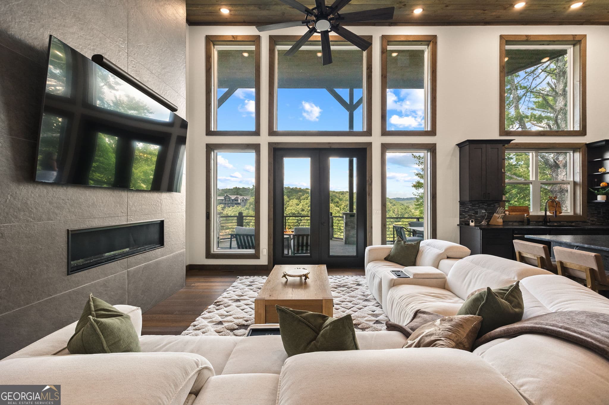 4 bedroom, 4.5 bathroom, 3,142 sq ft single family residence for sale at 744 Bear Walk Road, Mineral Bluff, GA 30559 — photo 5