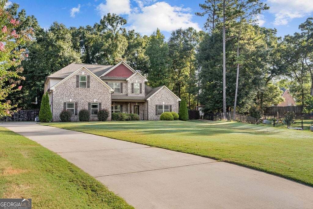 5 bedroom, 3 bathroom, 3,322 sq ft single family residence for sale at 129 Coldwater Creek Drive, Mcdonough, GA 30252 — photo 2