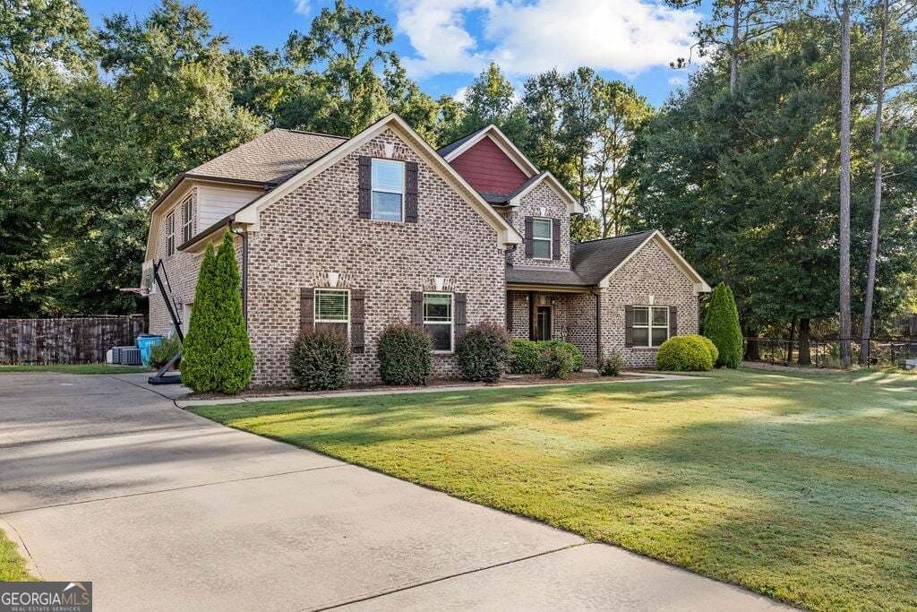 5 bedroom, 3 bathroom, 3,322 sq ft single family residence for sale at 129 Coldwater Creek Drive, Mcdonough, GA 30252 — photo 3