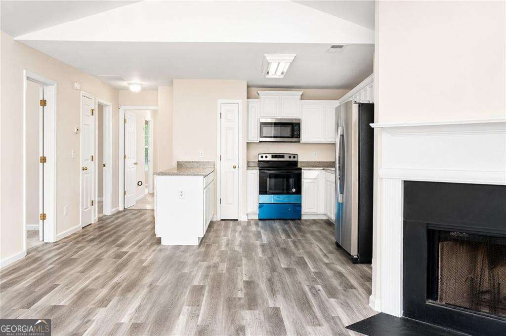 4 bedroom, 2 bathroom, 1,476 sq ft single family residence for sale at 2341 Daniel Road, Atlanta, GA 30331 — photo 6