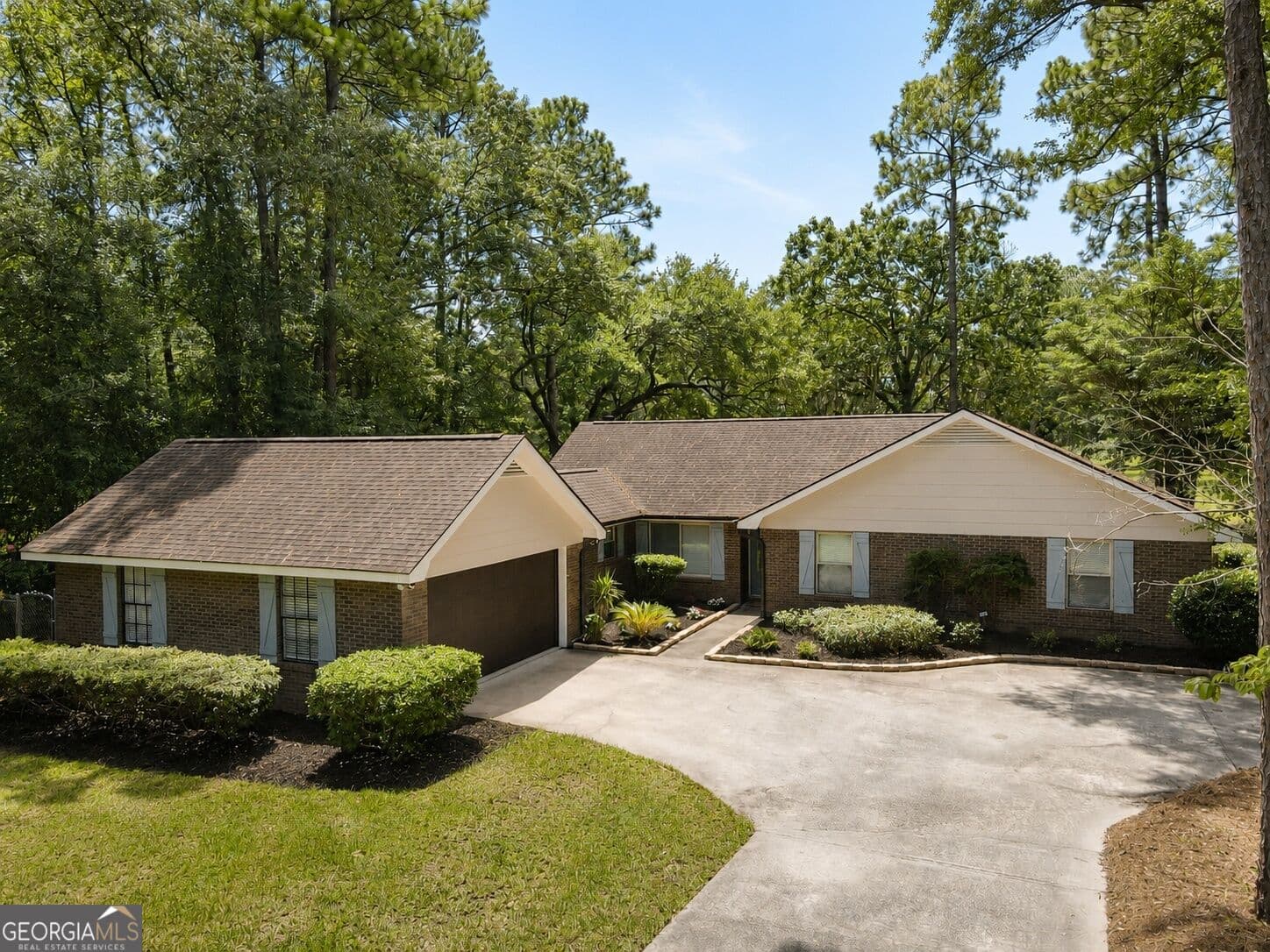 4 bedroom, 2 bathroom, 1,987 sq ft single family residence for sale at 211 Cherokee Trail, Hinesville, GA 31313