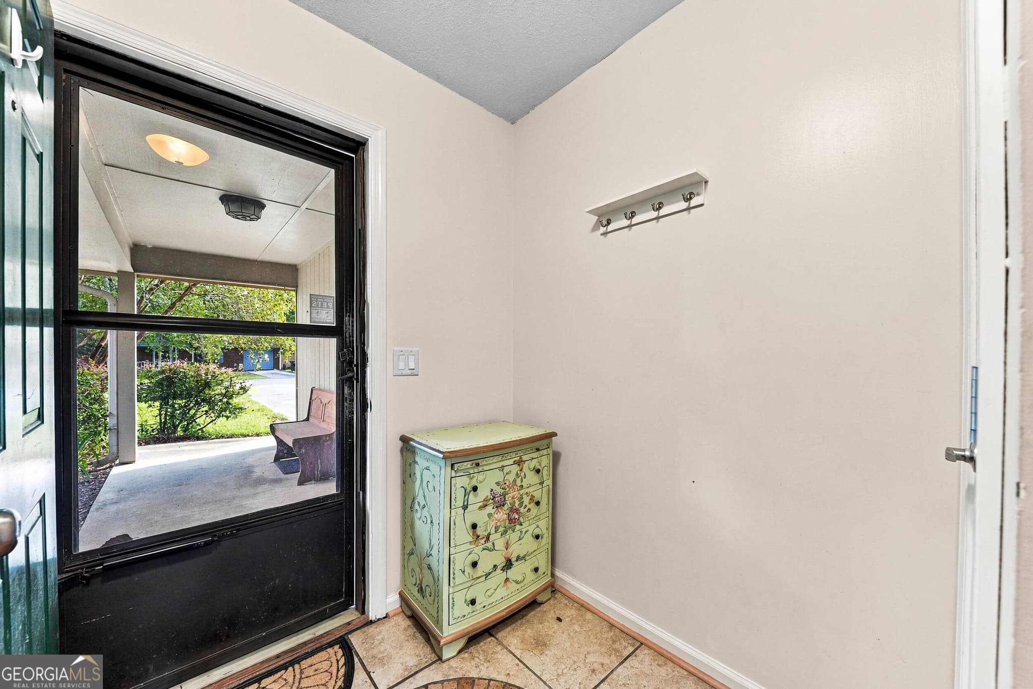 3 bedroom, 2 bathroom, 1,382 sq ft single family residence for sale at 165 W Peach Avenue, Kingsland, GA 31548 — photo 5