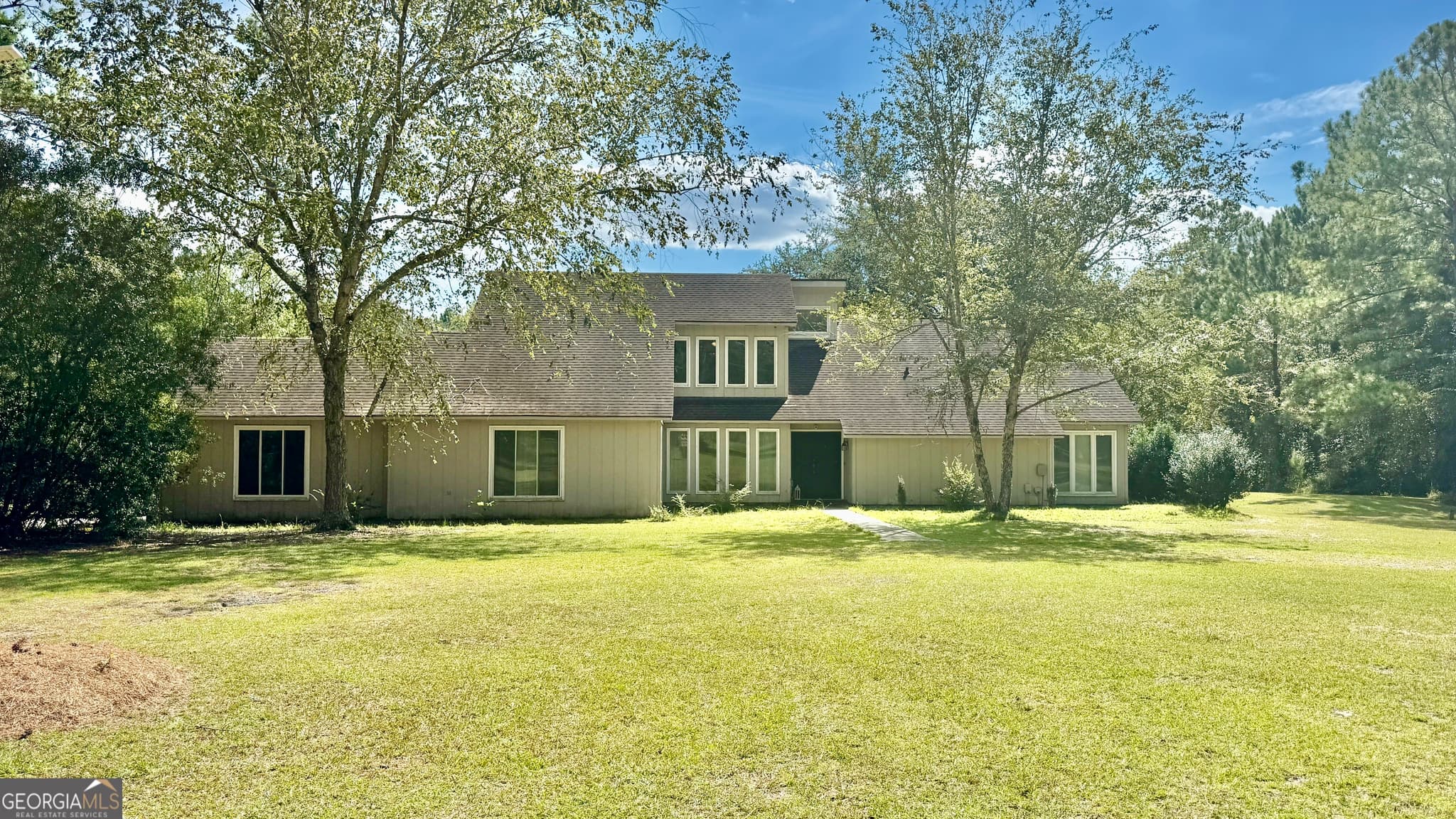 4 bedroom, 3 bathroom, 2,658 sq ft single family residence sold at 354 Edgewater Drive, Claxton, GA 30417