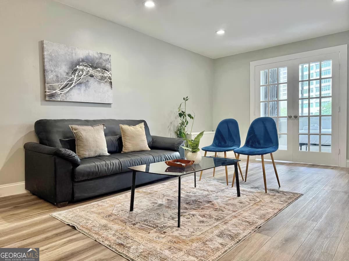 3 bedroom, 1 bathroom, 931 sq ft condominium for rent at 215 Piedmont Avenue APT 301, Atlanta, GA 30308 for $3,499 a month — photo 2