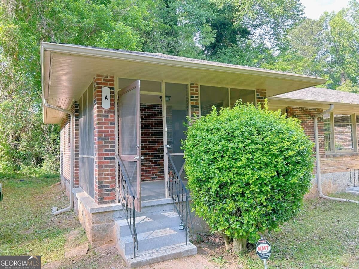 multi family,duplex for sale at 2141 Beecher Circle, Atlanta, GA 30311 — photo 3