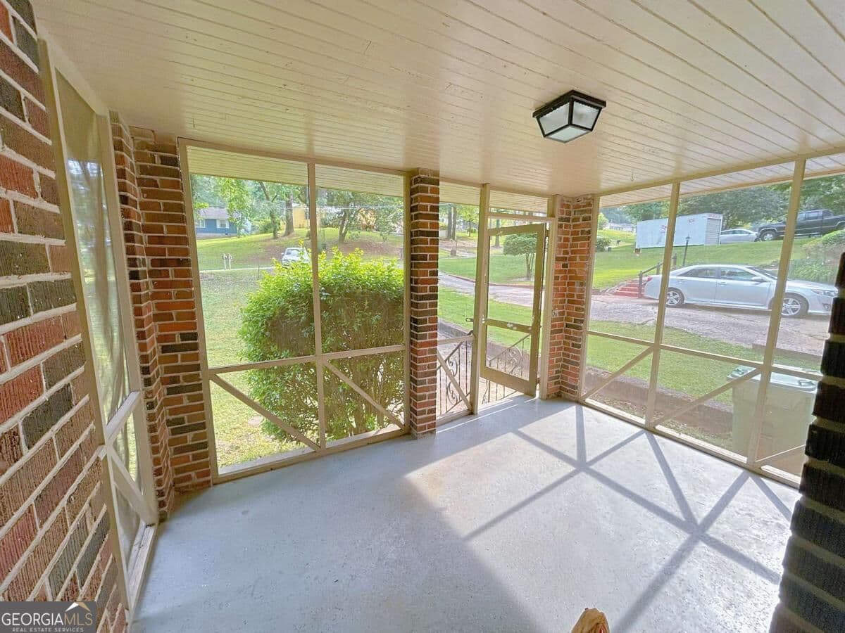 multi family,duplex for sale at 2141 Beecher Circle, Atlanta, GA 30311 — photo 5