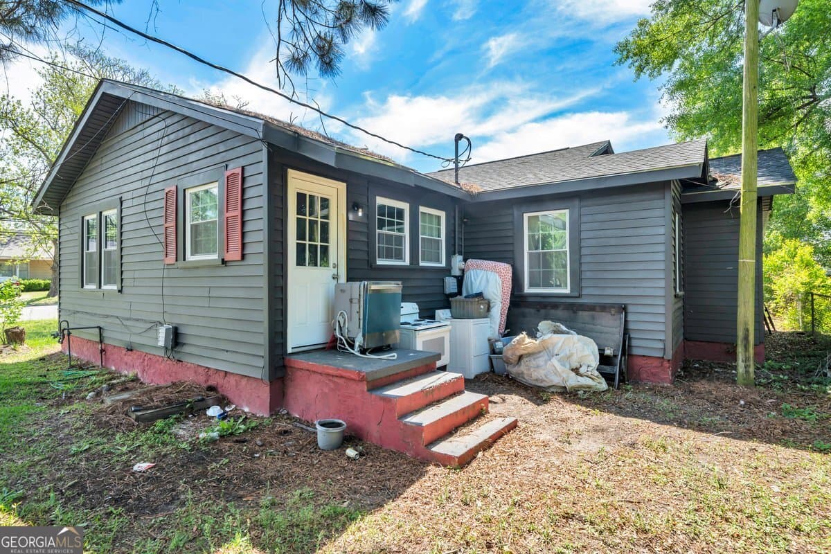 3 bedroom, 2 bathroom, 1,383 sq ft single family residence for sale at 415 E 7th Avenue, Cordele, GA 31015 — photo 4