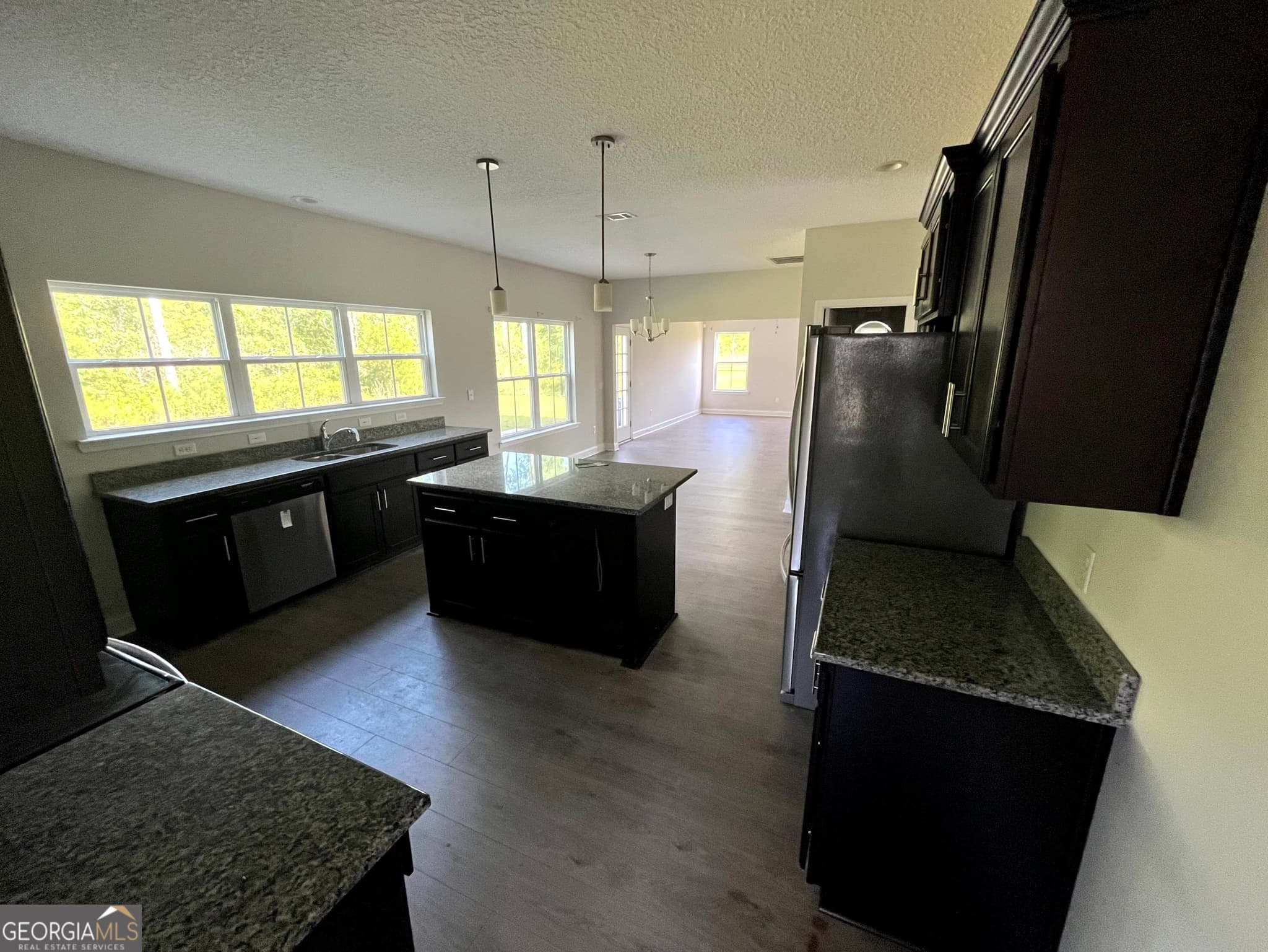 3 bedroom, 2.5 bathroom, 2,883 sq ft single family residence for sale at 284 Thorp Circle, Hinesville, GA 31313 — photo 6