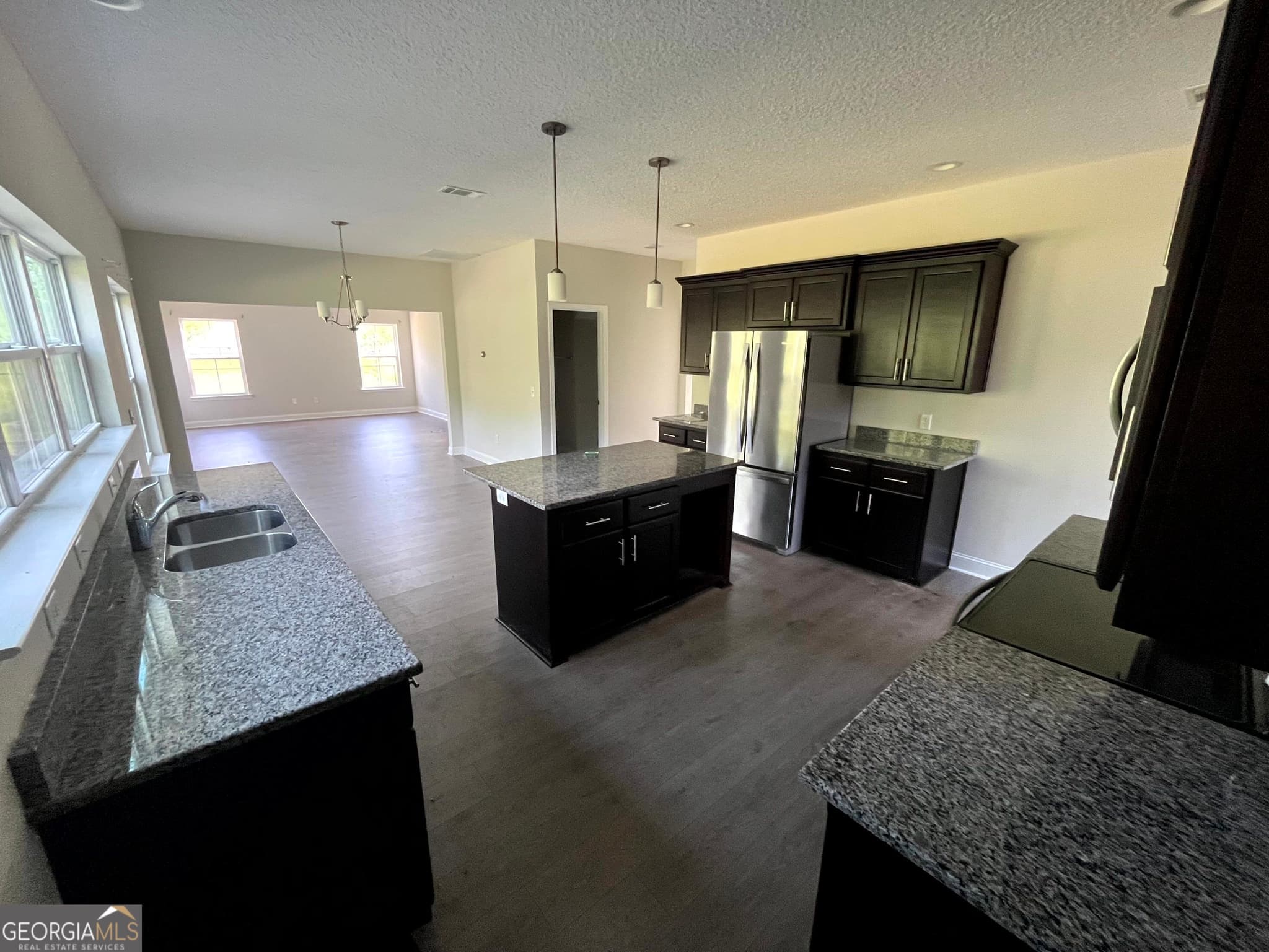 3 bedroom, 2.5 bathroom, 2,883 sq ft single family residence for sale at 284 Thorp Circle, Hinesville, GA 31313 — photo 4