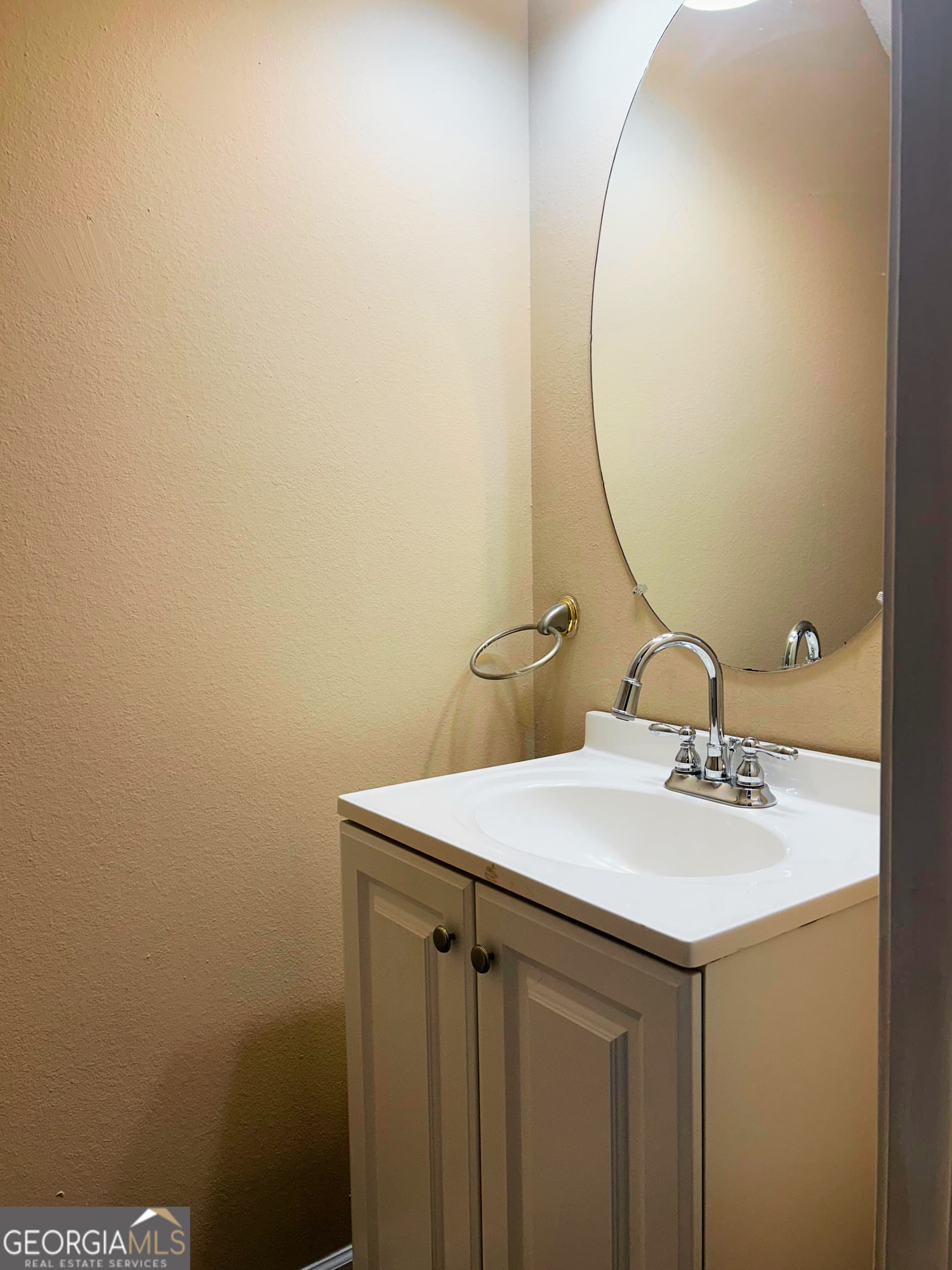 3 bedroom, 3.5 bathroom, 1,394 sq ft single family residence for sale at 4123 Ravenwood Court, Union City, GA 30291 — photo 10