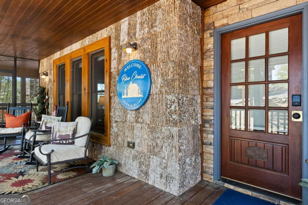 4 bedroom, 3.5 bathroom, 2,372 sq ft cabin,single family residence for sale at 236 Logan Drive 24, Mineral Bluff, GA 30559 — photo 7