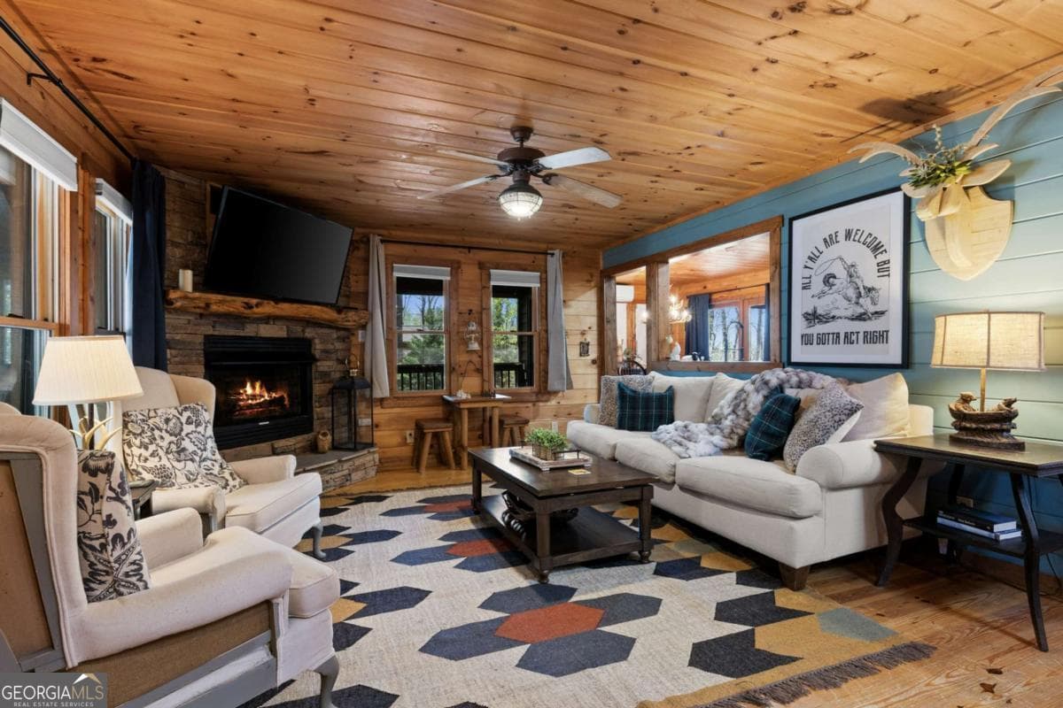 4 bedroom, 3.5 bathroom, 2,372 sq ft cabin,single family residence for sale at 236 Logan Drive 24, Mineral Bluff, GA 30559 — photo 9