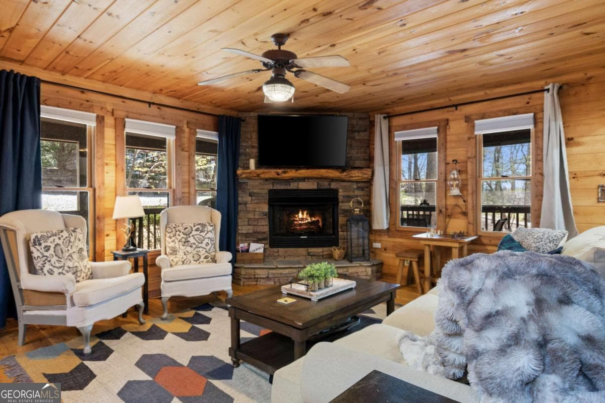 4 bedroom, 3.5 bathroom, 2,372 sq ft cabin,single family residence for sale at 236 Logan Drive 24, Mineral Bluff, GA 30559 — photo 10