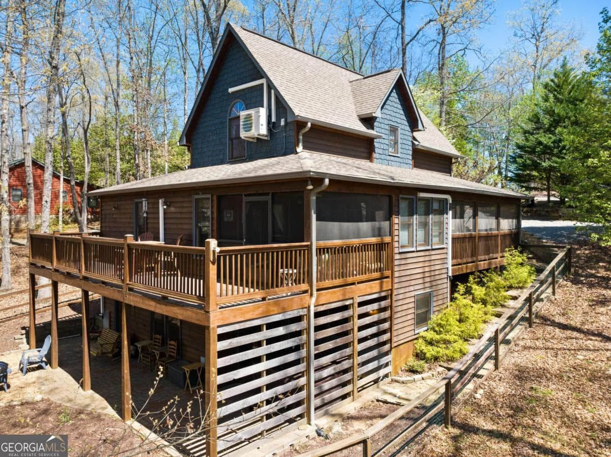 4 bedroom, 3.5 bathroom, 2,372 sq ft cabin,single family residence for sale at 236 Logan Drive 24, Mineral Bluff, GA 30559 — photo 4