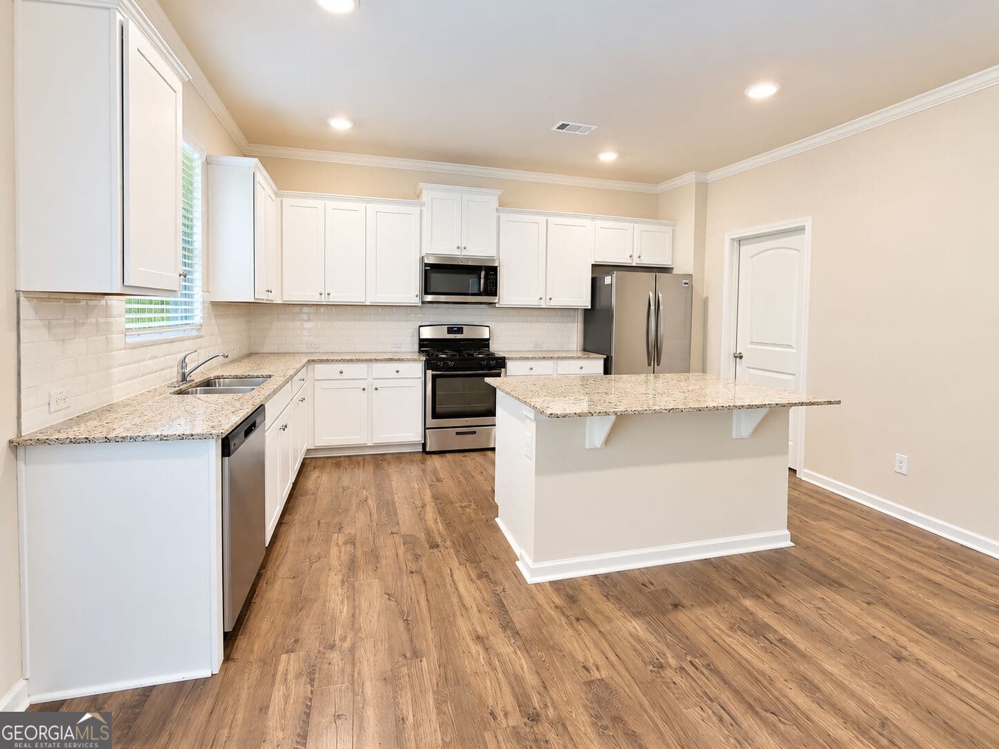 5 bedroom, 3 bathroom, 2,856 sq ft single family residence for rent at 320 Barnwood Lane, Dawsonville, GA 30534 for $2,500 a month — photo 3