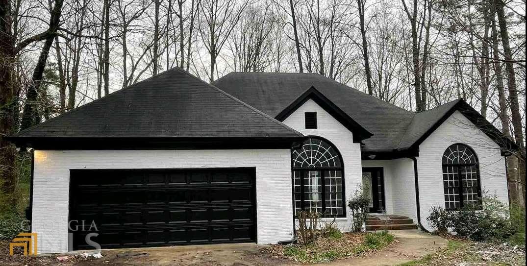 3 bedroom, 2.5 bathroom, 2,476 sq ft single family residence for sale at 3541 Gleneagles Court, Snellville, GA 30039