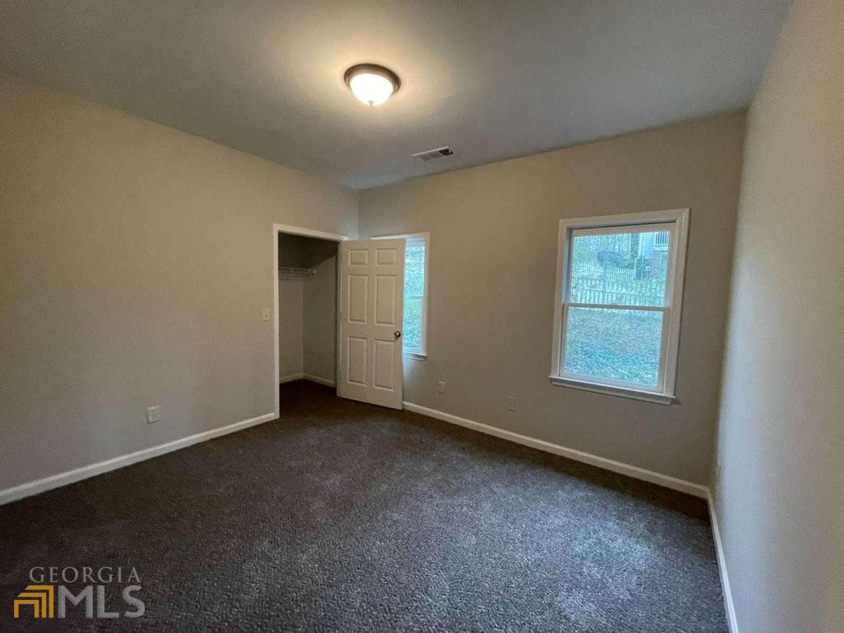 3 bedroom, 2.5 bathroom, 2,476 sq ft single family residence for sale at 3541 Gleneagles Court, Snellville, GA 30039 — photo 4