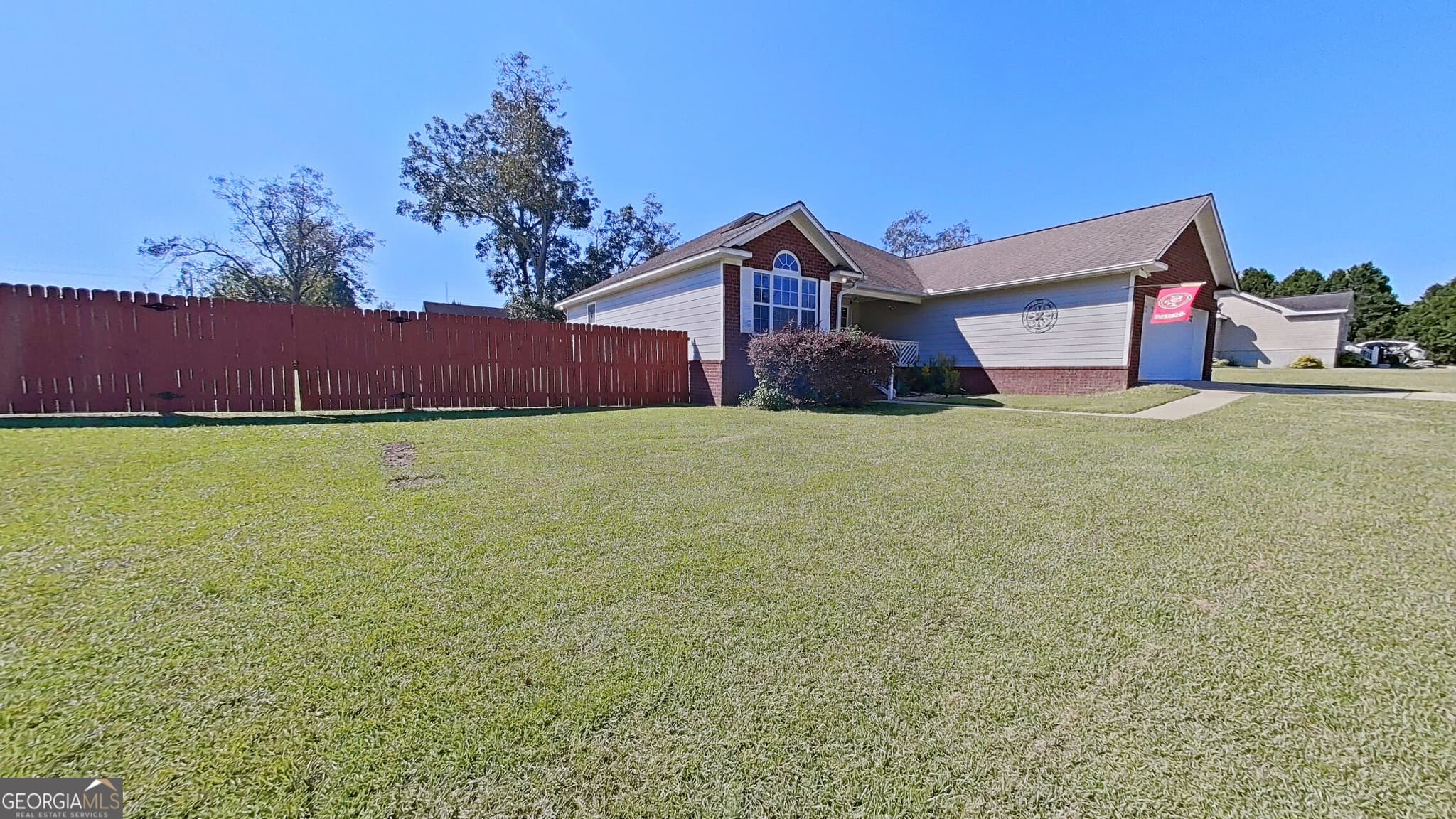 3 bedroom, 2 bathroom, 1,571 sq ft single family residence for sale at 307 Maggie Avenue, Cairo, GA 39827 — photo 2