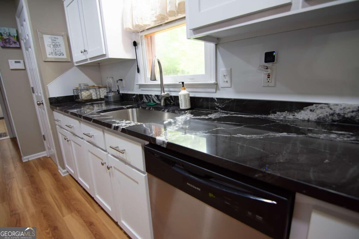 4 bedroom, 3 bathroom single family residence for sale at 200 Sullivan Circle, Pine Mountain, GA 31822 — photo 9