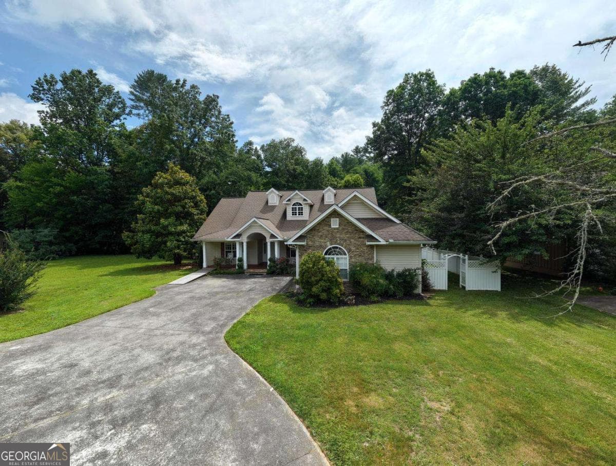 3 bedroom, 4 bathroom, 2,246 sq ft single family residence for sale at 2187 Big Pine Drive, Hiawassee, GA 30546 — photo 3