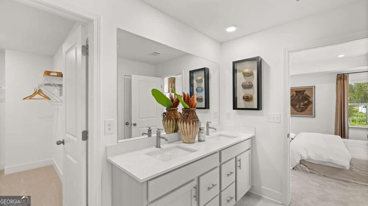 5 bedroom, 2.5 bathroom, 3,006 sq ft single family residence for sale at 152 York Manor, Mcdonough, GA 30252 — photo 9