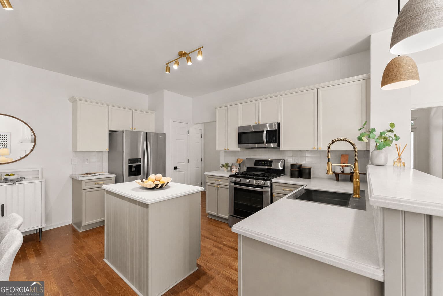 4 bedroom, 3.5 bathroom, 3,188 sq ft single family residence for sale at 1275 Mountain Ivey Court, Sugar Hill, GA 30518 — photo 3