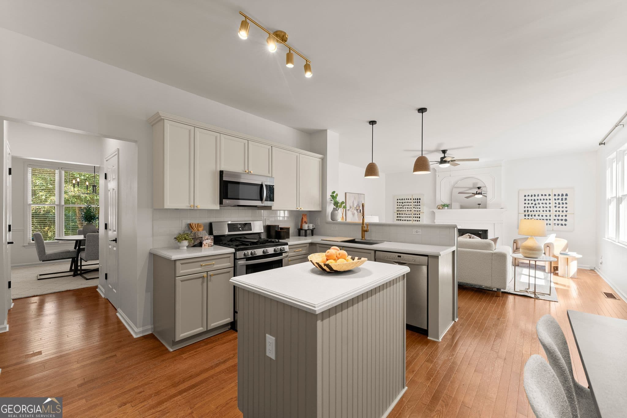 4 bedroom, 3.5 bathroom, 3,188 sq ft single family residence for sale at 1275 Mountain Ivey Court, Sugar Hill, GA 30518 — photo 8