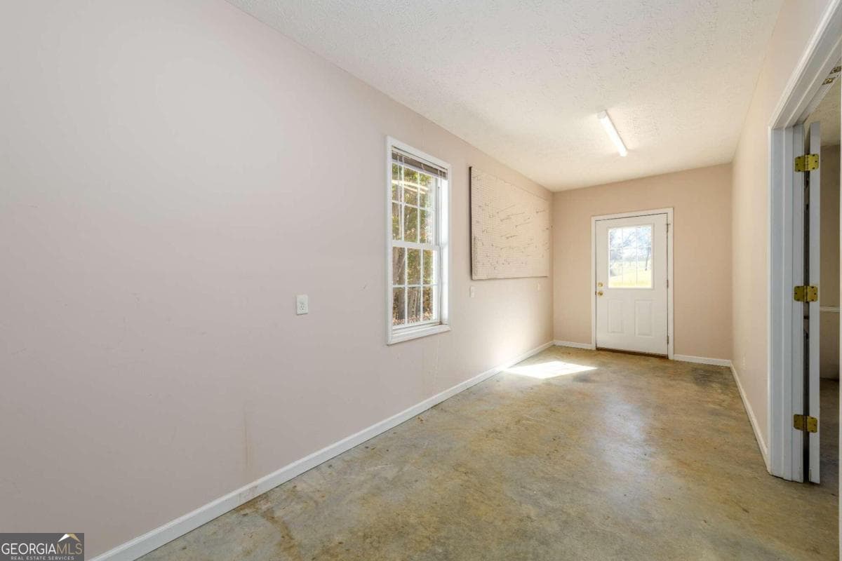 5 bedroom, 3 bathroom farm for sale at 173 & 175 Deer Creek Farms Road, Hartwell, GA 30643 — photo 6