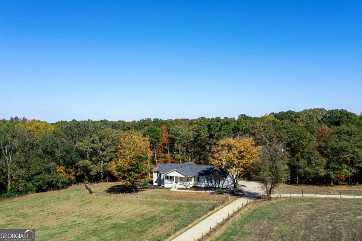 5 bedroom, 3 bathroom farm for sale at 173 & 175 Deer Creek Farms Road, Hartwell, GA 30643 — photo 3