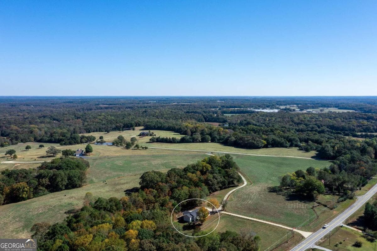 5 bedroom, 3 bathroom farm for sale at 173 & 175 Deer Creek Farms Road, Hartwell, GA 30643 — photo 9