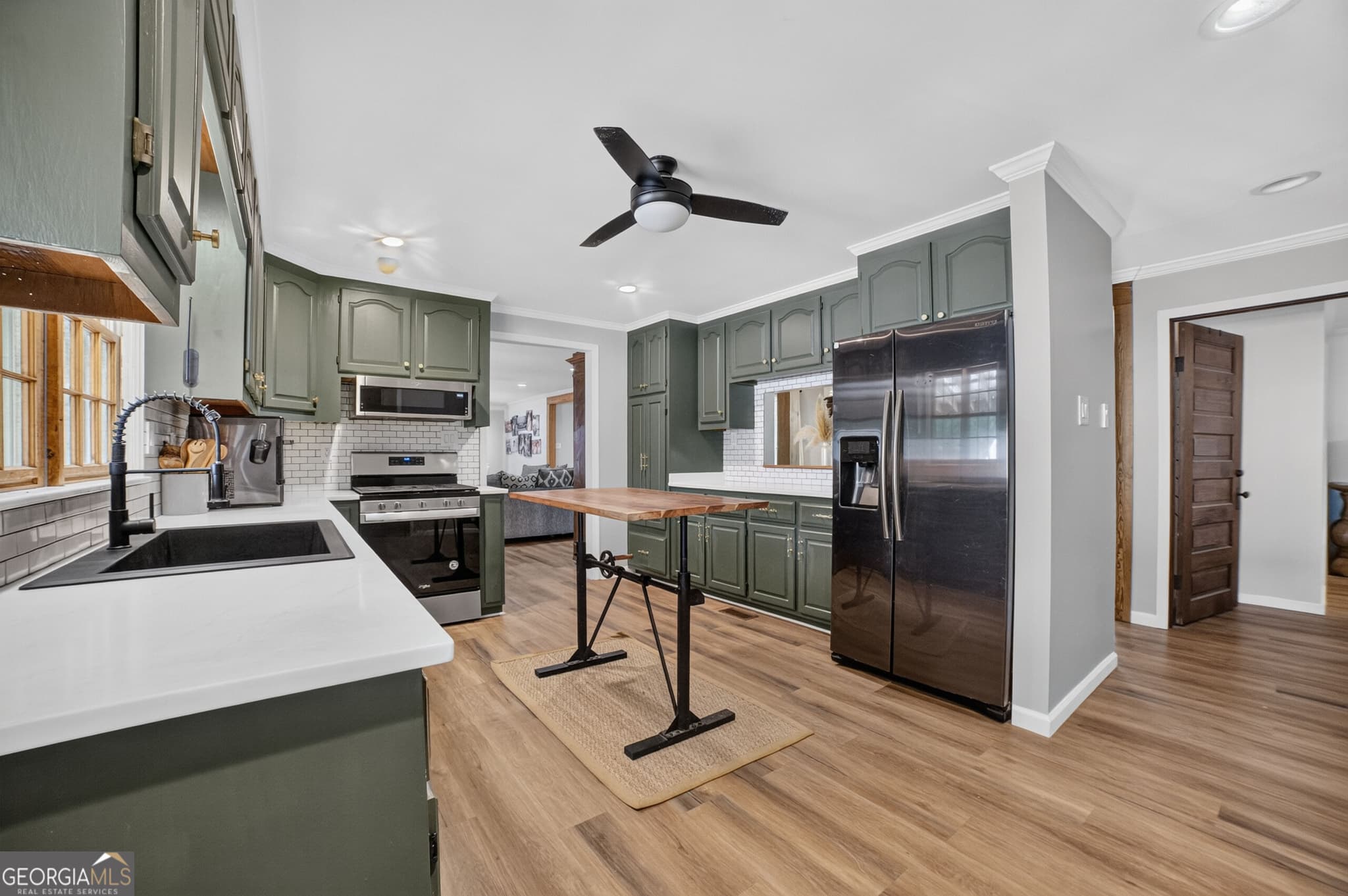 4 bedroom, 2 bathroom, 2,194 sq ft single family residence for sale at 6293 Thomaston Road, Macon, GA 31220 — photo 3