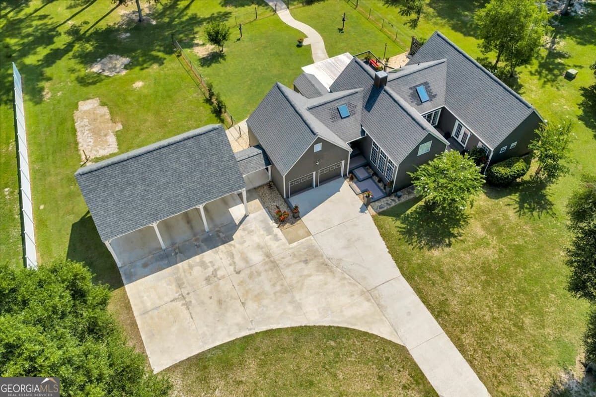 3 bedroom, 2 bathroom, 1,830 sq ft single family residence for sale at 105 N N Valhalla Way, Cordele, GA 31015 — photo 2