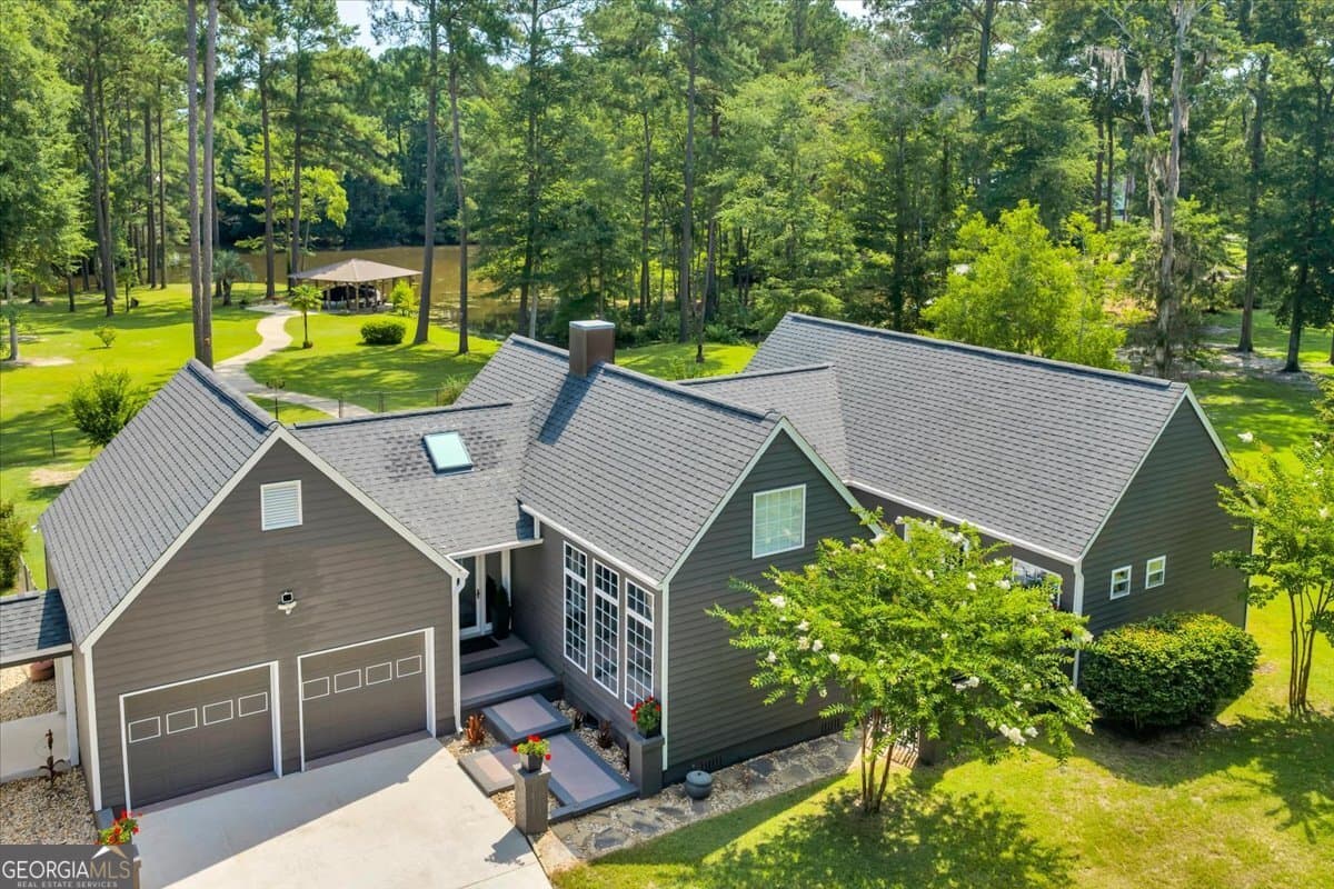 3 bedroom, 2 bathroom, 1,830 sq ft single family residence for sale at 105 N N Valhalla Way, Cordele, GA 31015