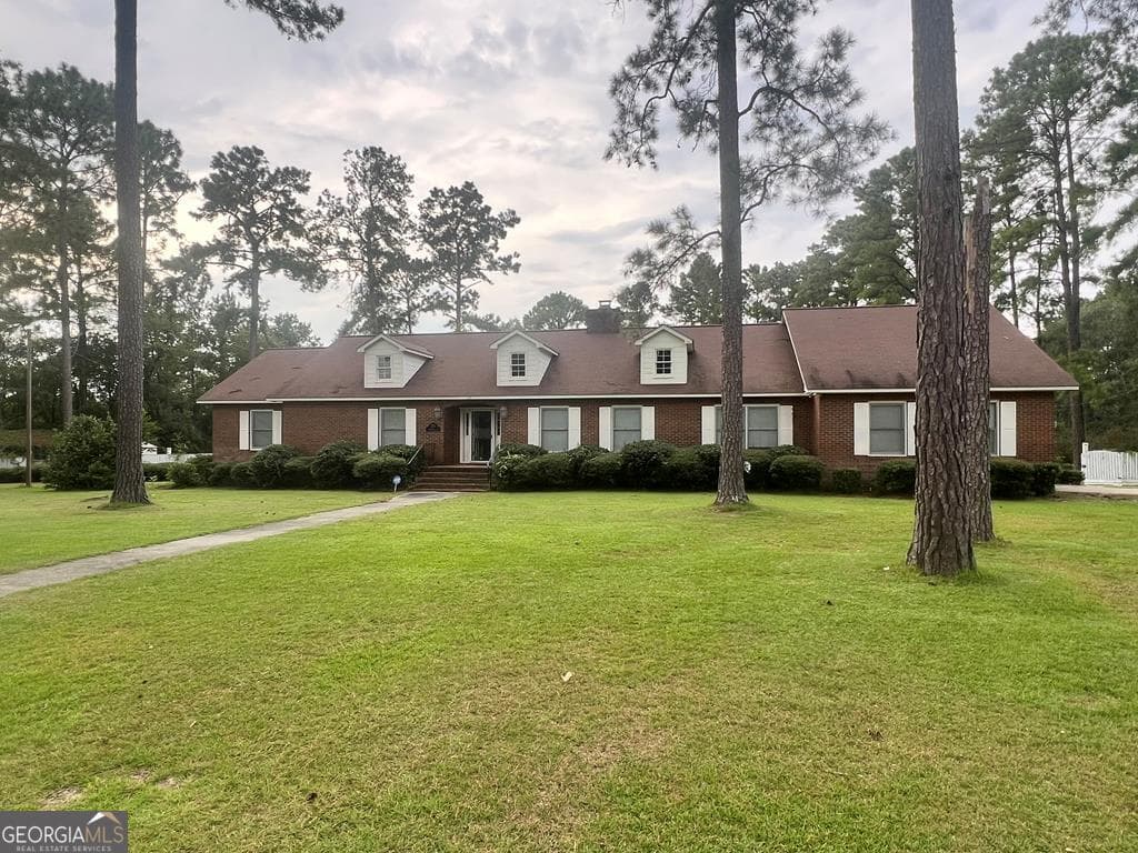 3 bedroom, 2.5 bathroom, 3,316 sq ft single family residence sold at 175 E Roosevelt Avenue, Lyons, GA 30436