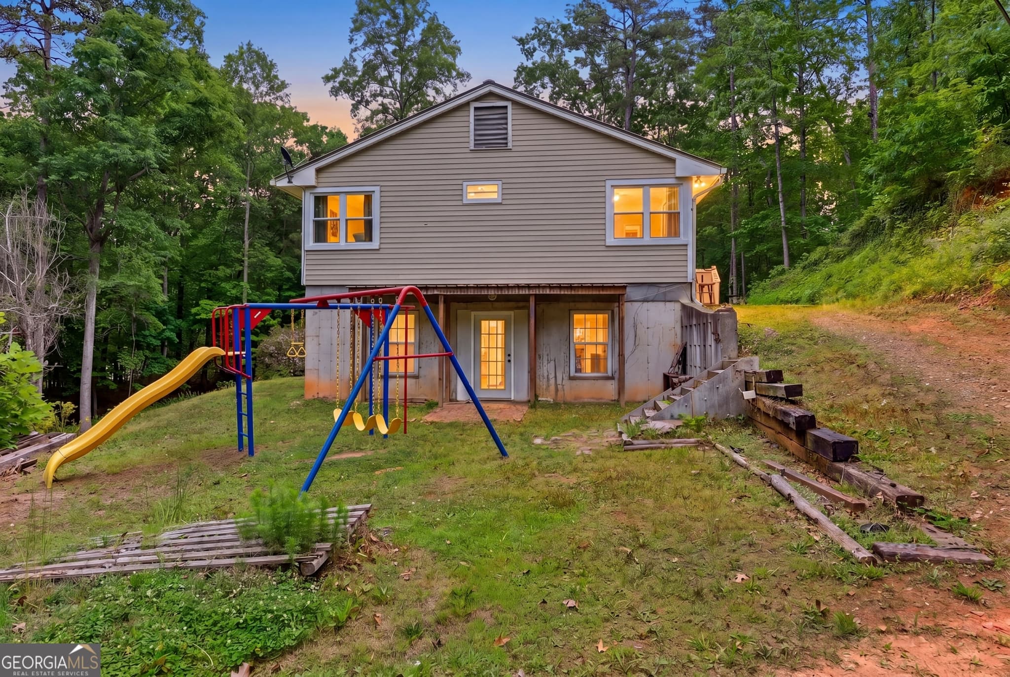 5 bedroom, 3 bathroom, 3,744 sq ft single family residence for sale at 169 N Pinecrest Road, Toccoa, GA 30577 — photo 5