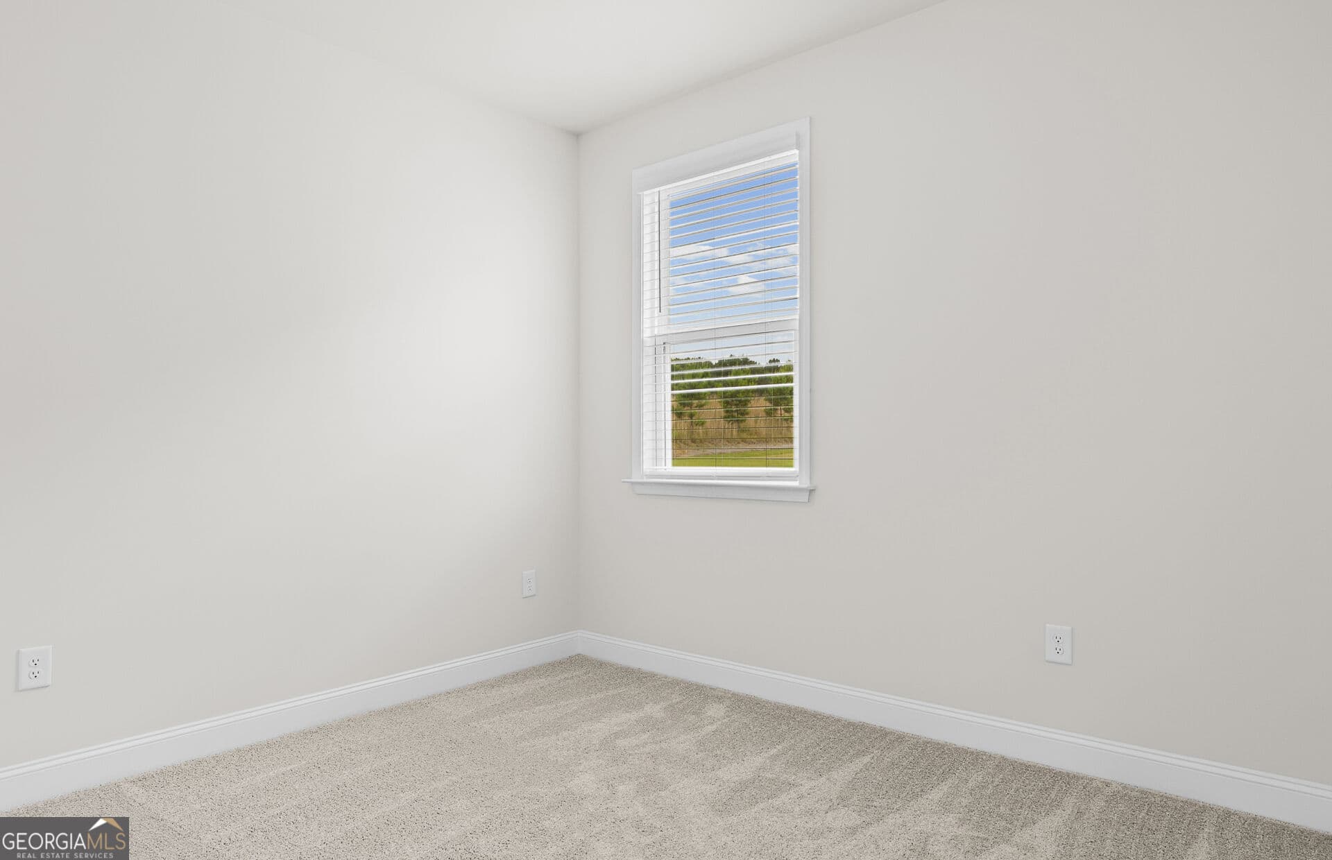 3 bedroom, 3 bathroom, 2,124 sq ft single family residence for sale at 134 Kenney Way, Locust Grove, GA 30248 — photo 5