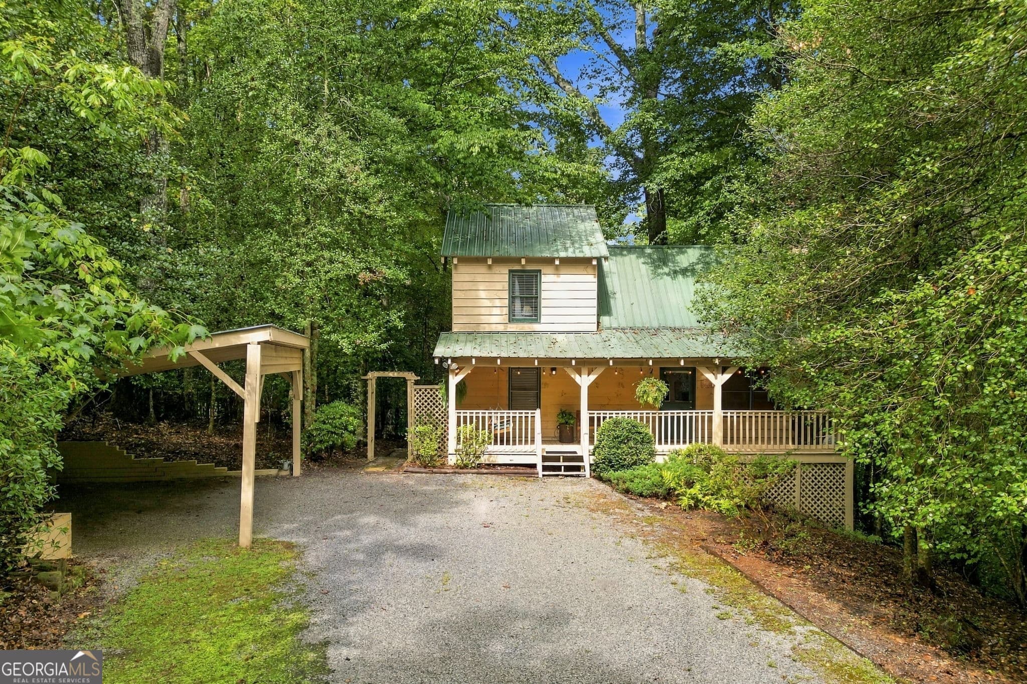 2 bedroom, 2 bathroom, 1,440 sq ft cabin,single family residence for sale at 409 Tate Creek Trail, Dahlonega, GA 30533 — photo 7
