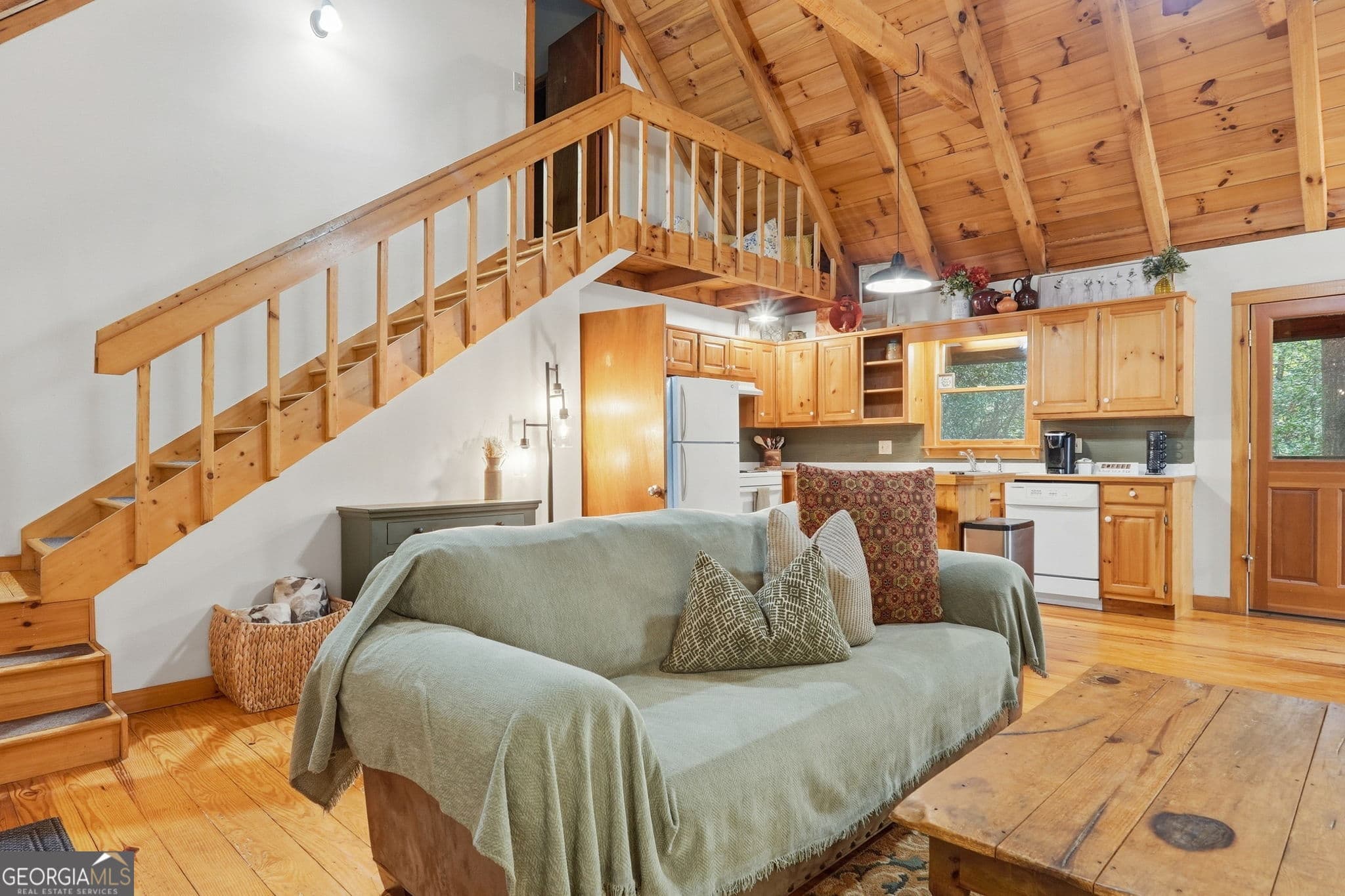 2 bedroom, 2 bathroom, 1,440 sq ft cabin,single family residence for sale at 409 Tate Creek Trail, Dahlonega, GA 30533 — photo 3