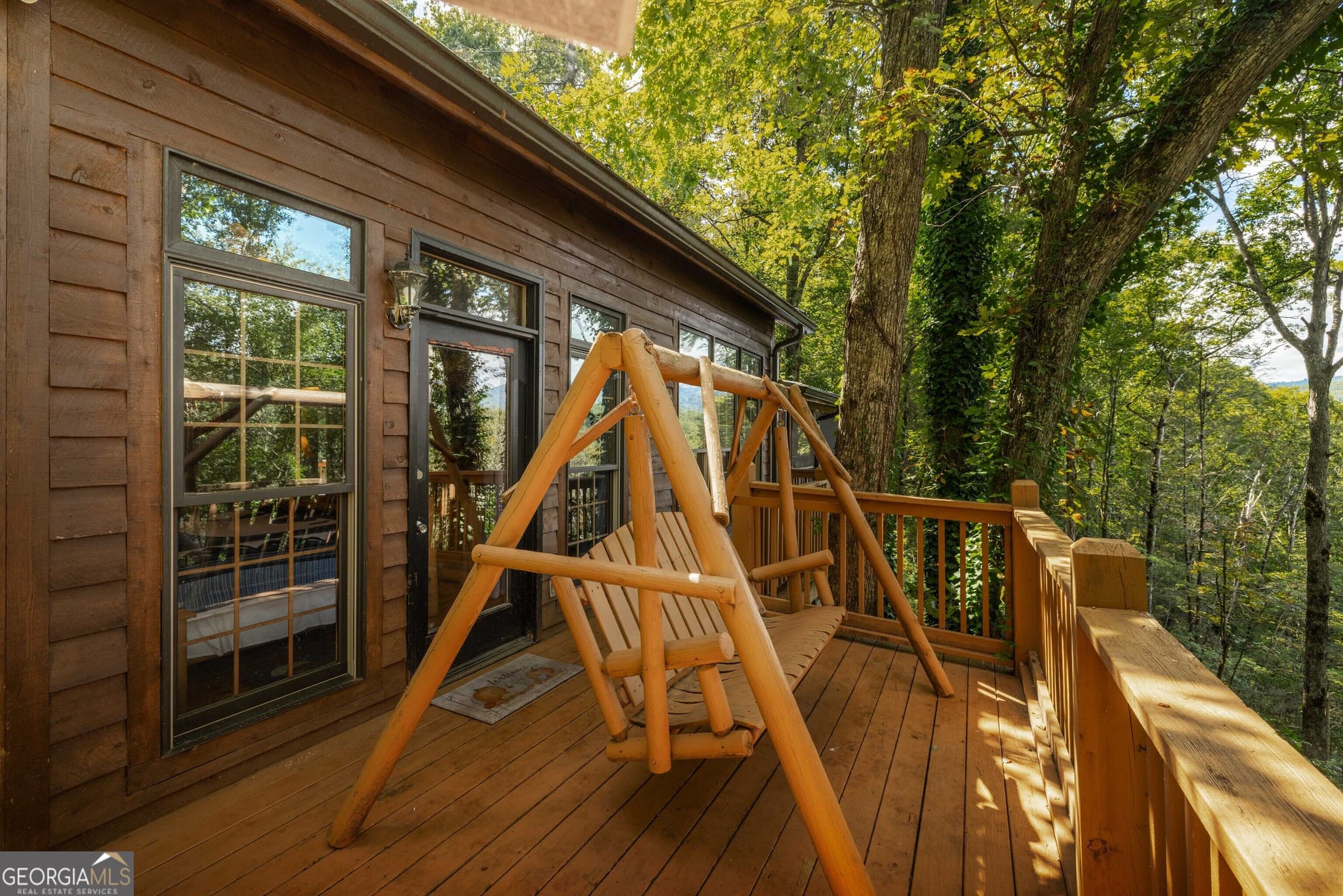 3 bedroom, 2.5 bathroom, 2,666 sq ft cabin,single family residence for sale at 808 Mill Stone Mountain Lane, Blue Ridge, GA 30513 — photo 9
